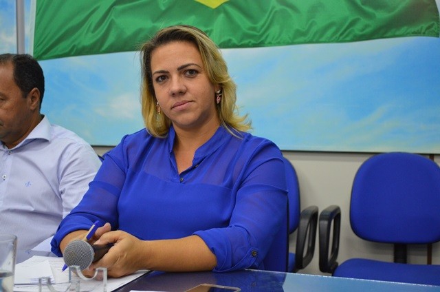 201839_FOTO- Carla questiona sobre agendamento de retorno em consulta médica